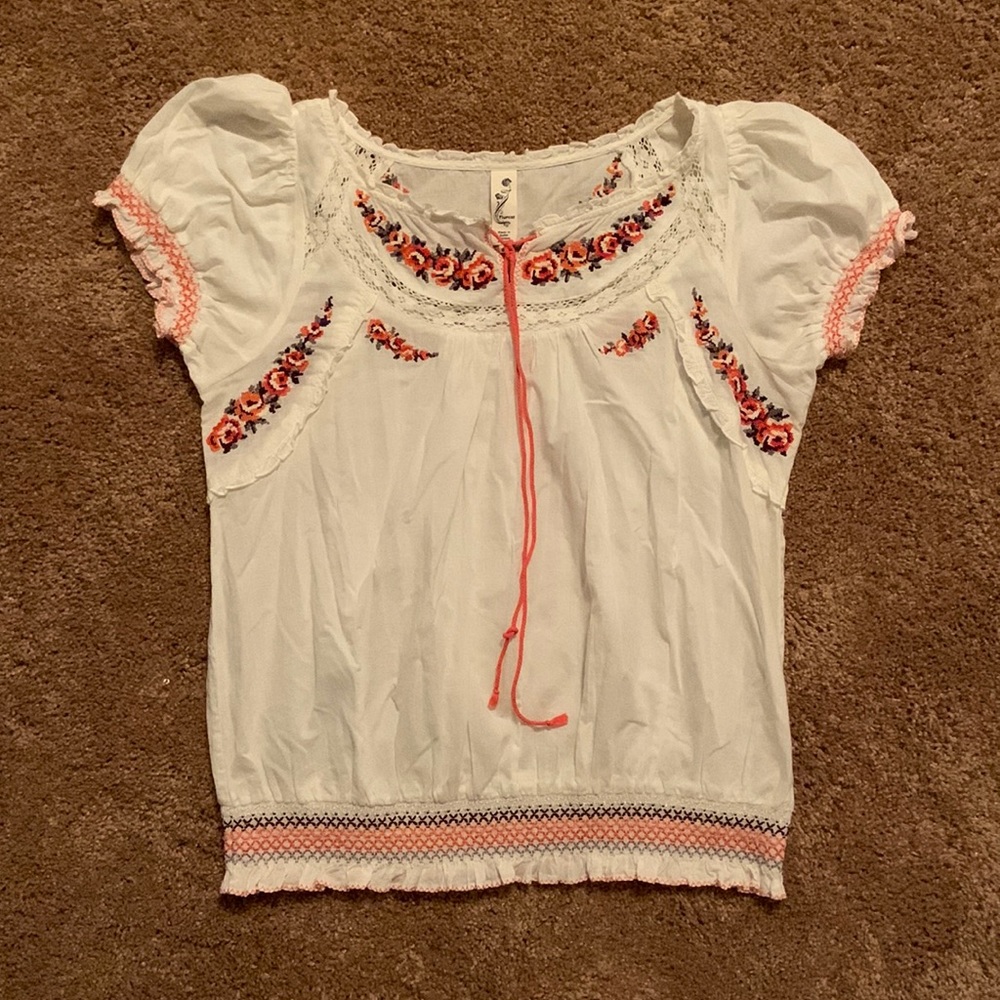 Floreat Anthropology White Blouse with Pink and Red Embroidery